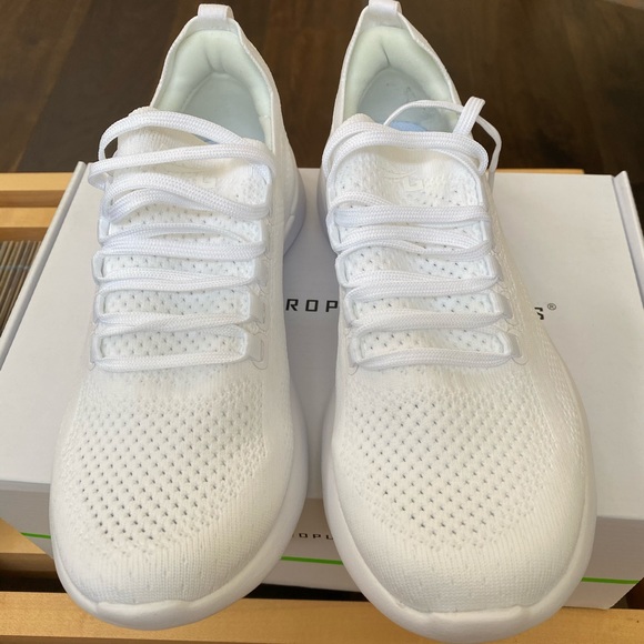 SOLD Brand New APL Breeze - Picture 2 of 3